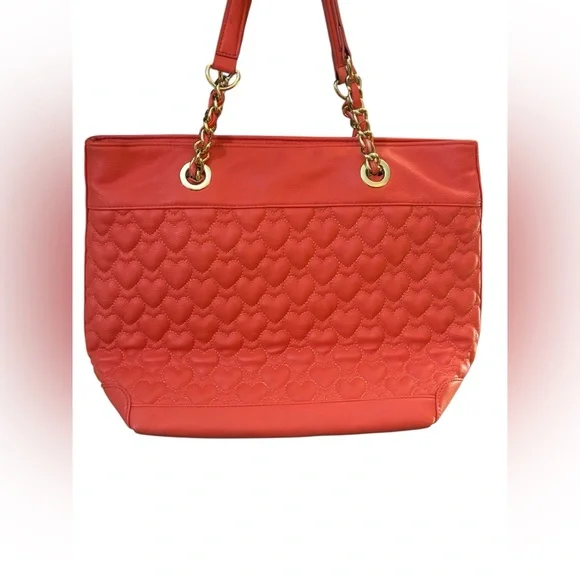2010s Betsey Johnson EUC Quilted Red Heart Shoulder Bag - Picture 2 of 7